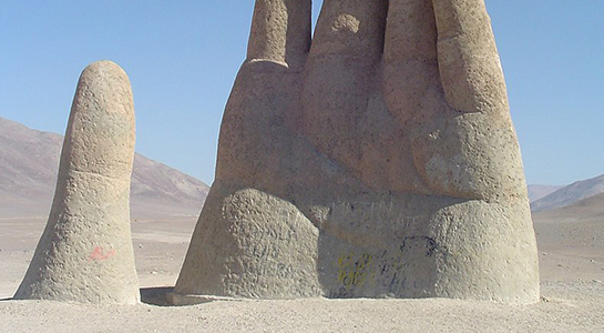 Imagen de La epopeya de una mano en el desierto