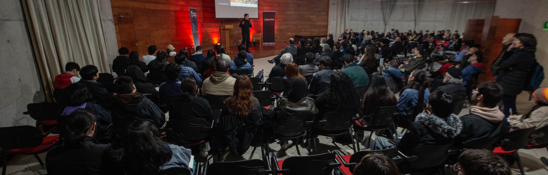 Cátedra Puerto de Ideas – UV: La ciudad y los nuevos chilenoss